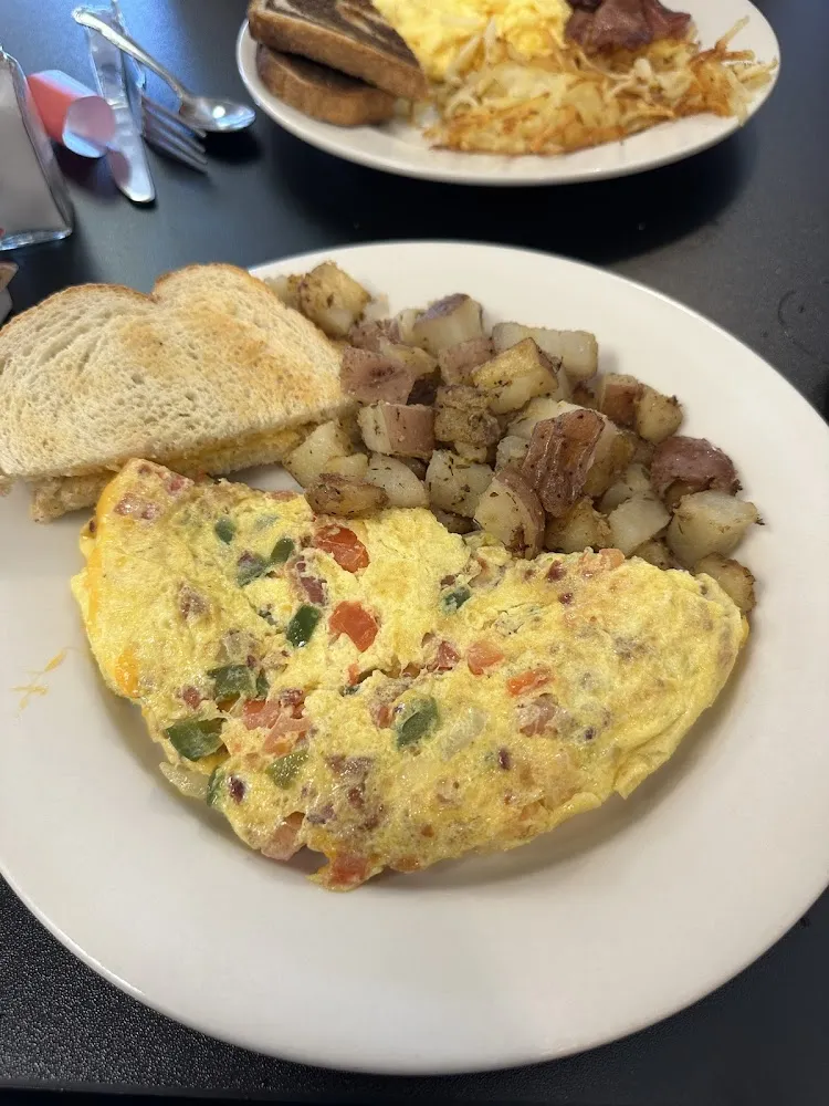 Western Omelet Potatoes and Toast